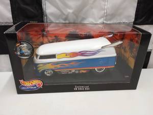 lot 544 image: Hot Wheels Customized VW Drag Bus 118th Scale Die Cast Car