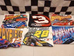 lot 550 image: Chase Authentic XL Adult T-Shirts