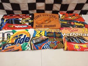 lot 561 image: Nascar Racing Adult Large T-Shirts.