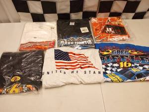 lot 562 image: Nascar Racing Adult Large T-Shirts