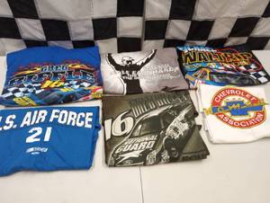 lot 579 image: Nascar Racing XL T-Shirts