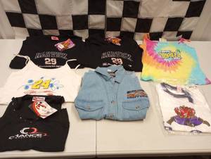lot 585 image: Nascar Racing Medium Womans Shirts