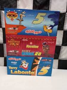 lot 603 image: Action 124th Scale Die Cast Cars
