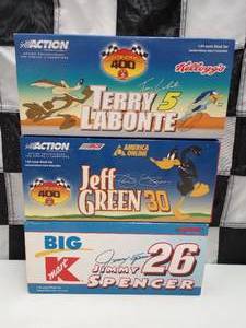lot 605 image: Action 124th Scale Die Cast Cars