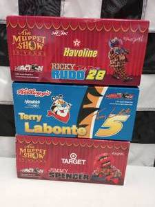 lot 606 image: Action 124th Scale Die Cast Cars
