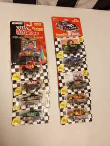 lot 617 image: Racing Champions 164th Scale Die Cast Cars
