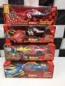 lot 635 image: Racing Champions 124th Scale Die Cast Cars