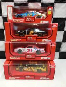 lot 637 image: Racing Champions 124th Scale Die Cast Cars