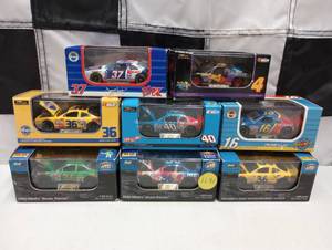 lot 650 image: Revell 164th Scale Die Cast Cars