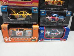 lot 651 image: Revell 164th Scale Die Cast Cars