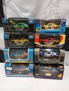 lot 652 image: Revell 164th Scale Die Cast Cars