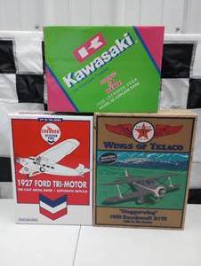 lot 661 image: Airplane Die Cast Coin Banks