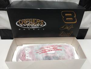 lot 700 image: Owners Club Select Dale Earnhardt Jr. #8 Budweiser 124th Scale Die Cast Car