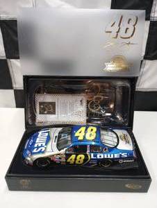lot 704 image: Owners Elite Jimmie Johnson #48 Lowes 124th Scale Die Cast Car