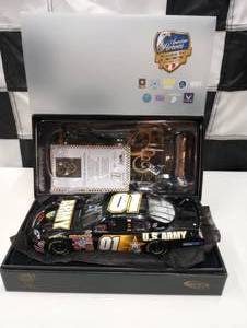 lot 705 image: Owners Elite Mark Martin #01 Army  American Heroes 124th Scale Die Cast Car