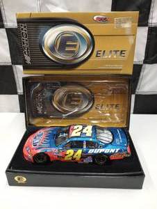 lot 724 image: Action Elite Jeff Gordon #24 DuPont 124th Scale Die Cast Car