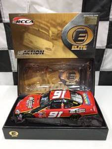 lot 734 image: Action Elite Bill Elliot #91 AAPA-Auto Value  Bumper to Bumper 124th Scale Die Cast Car