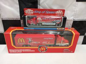 lot 781 image: Racing Champions Transporter 164th Scale Die Cast