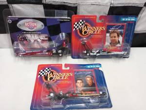 lot 782 image: Winners Circle Top Fuel Dragsters 164th Scale Die Cast