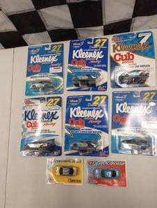 lot 785 image: Racing Champions Kleenex Brand Racing 164th Scale Die Cast Cars