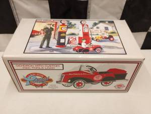 lot 791 image: Mac Tools 16th Scale Die Cast Pedal Car Bank
