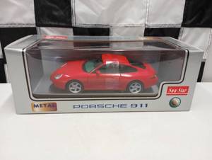lot 835 image: Sun Star Porsche 911 118th Scale Die Cast Car