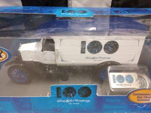 lot 843 image: Matchbox 1925 Ford Model TT 124th Scale Die Cast