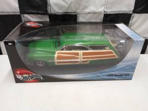 lot 844 image: Hot Wheels 1950 Merc Woodie 118th Scale Die Cast Car