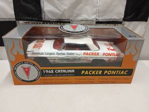 lot 849 image: Ertl Collectibles 1968 Catalina Packer Pontiac 118th Scale Die Cast Car
