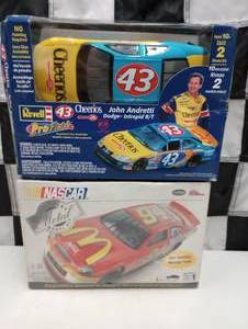 lot 888 image: Nascar McDonalds #94 124th Scale Die Cast Model Kit