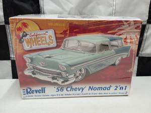 lot 891 image: Revell 1956 Chevy Nomad 125th Scale Model Kit