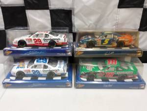 lot 901 image: Winners Circle 124th Scale Die Cast Cars