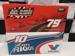 lot 926 image: Revell 124th Scale Die Cast Cars