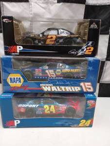 lot 928 image: Action 124th Scale Dei Cast Cars