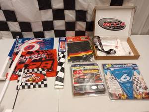 lot 973 image: Nascar Racing Assorted Flags & Banners