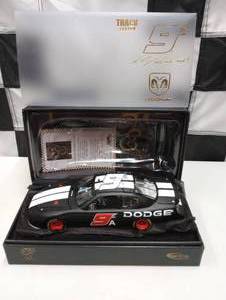 lot 1027 image: Owners Elite Dodge #9A 124th Scale Die Cast Car