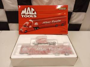 lot 1036 image: Action Mac Tools Hauler 164th Scale Die Cast