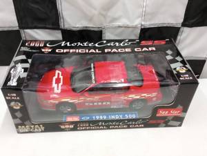 lot 1049 image: Sun Star 1999 Indy 500 Offical Pace Car 118th Scale Die Cast Car