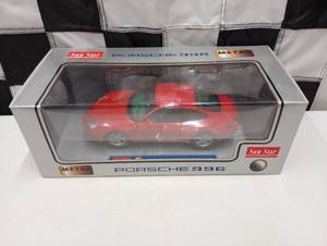 lot 1052 image: Sun Star Porsche 996 118th Scale Die Cast Car