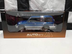 lot 1086 image: Autoart Off Road Division Mitsubishi Pajero 118th Scale Die Cast Car