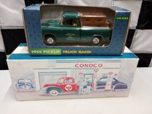 lot 1109 image: John Deere Pickup & Conoco Wrecker Die Cast Coin Banks