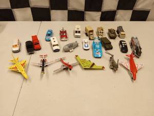 lot 1116 image: Assorted Vintage 164Th Die Cast Cars and Planes