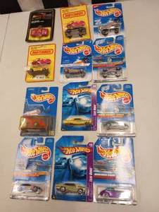 lot 1117 image: (12) New Hot Wheels & Matchbox Cars
