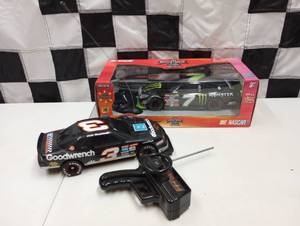 lot 1143 image: (2) Nascar Remote Controlled Cars