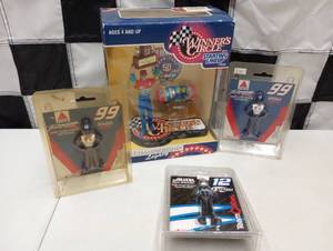 lot 1149 image: Winners Circle Jeff Gordon Action Figure & Team Caliber Figures