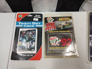 lot 1165 image: Nascar Racing Trading Cards Holographic & Sets