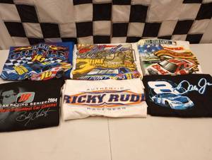 lot 549 image: Chase Authentic XL Adult T-Shirts