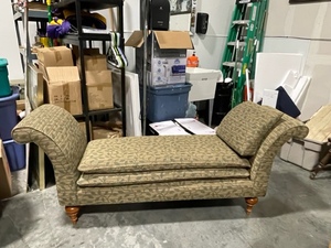 lot 1 image: Chaise Lounge