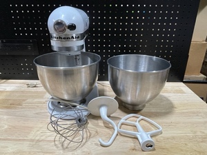 lot 9 image: Kitchen Aid Mixer