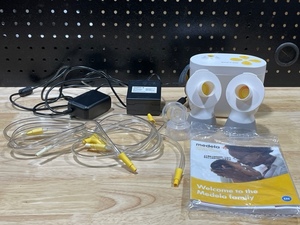 lot 17 image: Medela Breast Pump